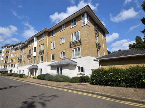 1 Bed Flat To Rent In Amelia House Strand Drive Richmond Tw9 Zoopla