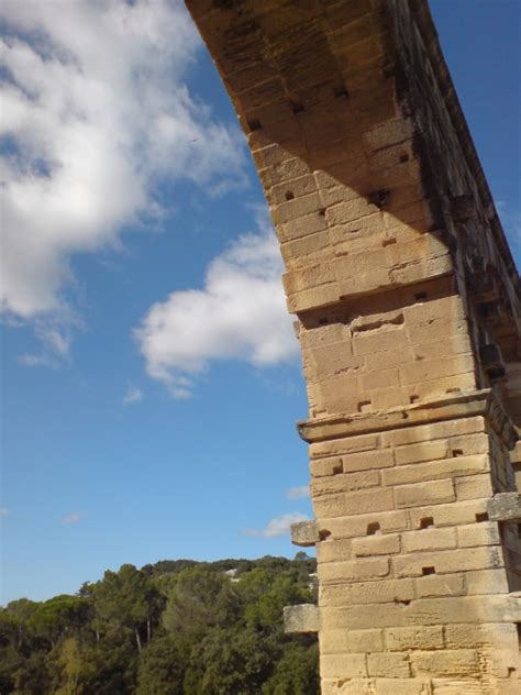 square white world le Pont du Gard les Arènes et les deux carrés de