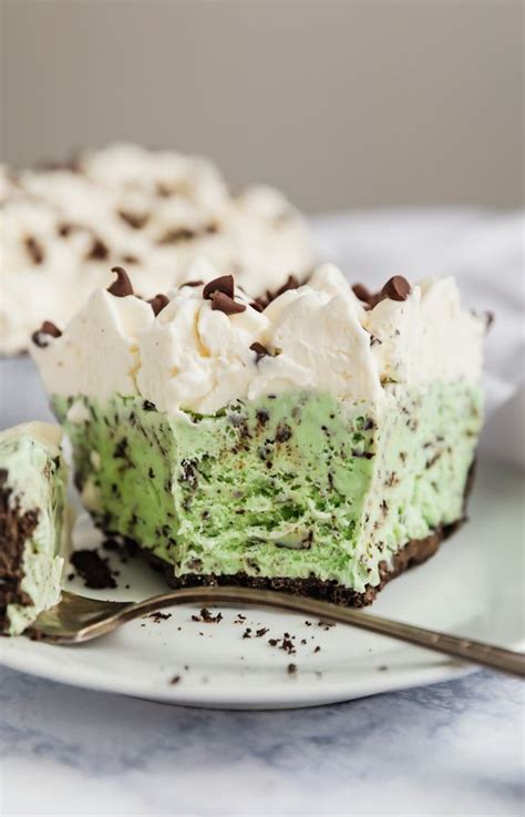 This Peppermint Ice Cream Pie Recipe Is Super Easy To Make It Features