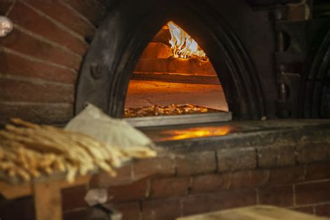 Pane Cotto Nell Antico Forno A Legna A 2 Passi Da Torino