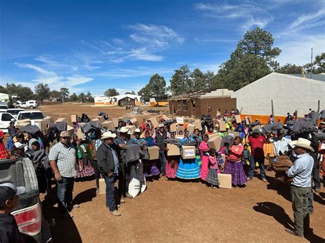 Entrega Alcalde De Balleza Apoyos En El Ejido Las Delicias