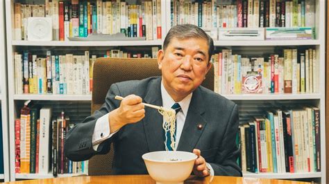 〈自民党新総裁・石破茂のラーメン愛〉「人生で一番辛かった時期、深夜に妻と食べた一杯」 石破茂ラーメン議連会長が語る思い出のラーメンbest3