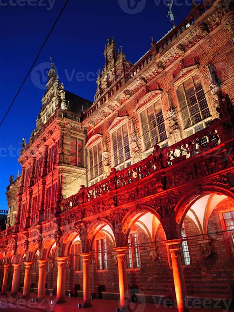 the city of Bremen at night 7755364 Stock Photo at Vecteezy