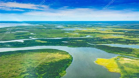 Paisaje De La Tundra Rtica En Verano R Os Lagos Vegetaci N Del Norte