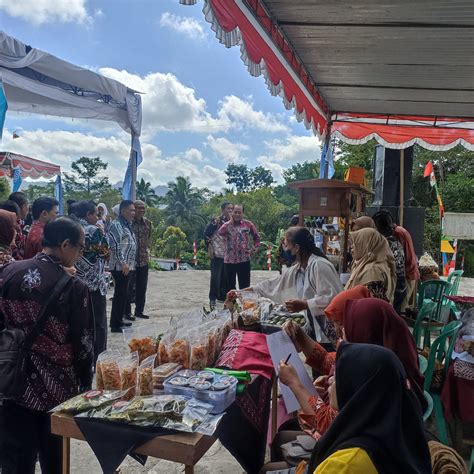 DISKOPUKM Pameran UMKM Dalam Puncak Harkop Tingkat Kabupaten Kulon