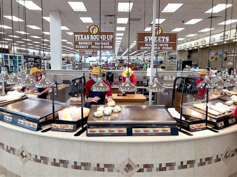 The Best Snacks And Made To Order Food To Eat At Buc Ees