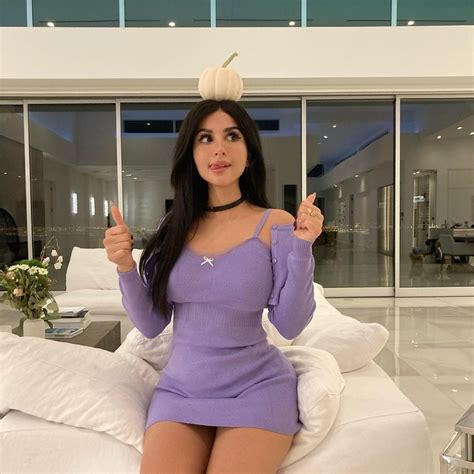 Potret Cantik Sssniperwolf Youtuber Gaming Yang Bikin Meleleh