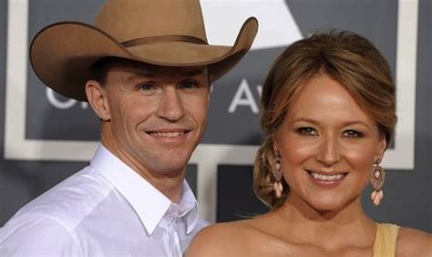 Jewel and Husband Ty Murray Split After 16 Years - Canada Journal ...