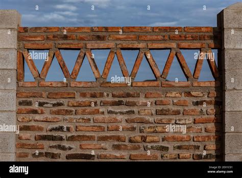 Cinder block wall hi-res stock photography and images - Alamy