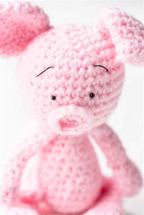 Crochet Pig Pattern - Crochet and Stitches