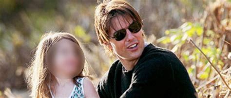 Así luce Suri en su graduación la hija de Tom Cruise que no ve a su