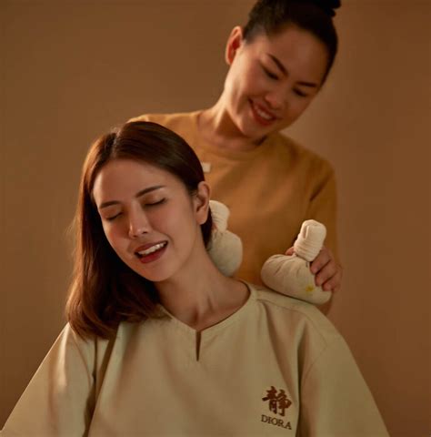 Traditional Thai Massage With Fresh Herbal Compress Diora