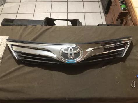 Parrilla Original Toyota Camry Con Emblema Nueva Env O Gratis