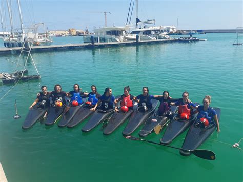 Les seleccions autonòmiques masculina i femenina de caiac pol es