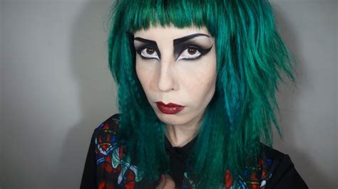 FISHTANK: Siouxsie Sioux Makeup Tutorial