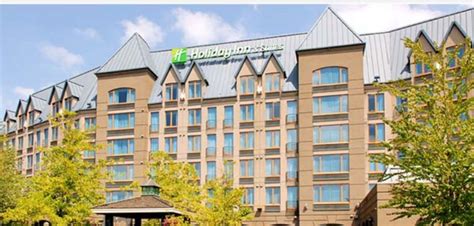 Holiday Inn & Suites North Vancouver - North Vancouver, BC - 700 Old ...