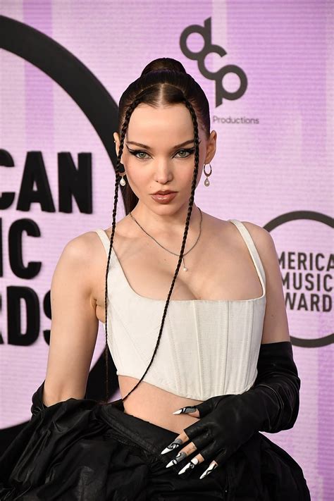 Dove Cameron American Music Awards 2022 • Celebmafia