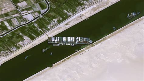 Canal De Suez Cómo Es La Operación Para Reflotar El Ever Given El Gigantesco Buque De Carga