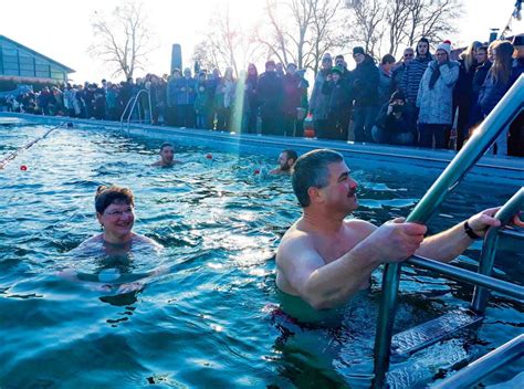 Bad Salzungen Eiskaltes Bad Zum Jubil Umsjahr Auftakt Bad Salzungen