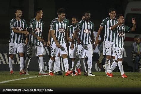 Vitória Setúbal 2015 16 Home Kit