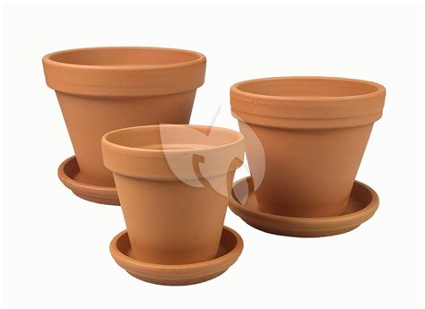 Plantenwinkel Nl Terracotta Bloempotten Met Schotel Trio M Mix Set 21