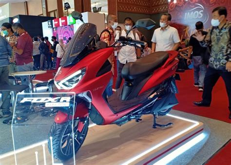 Polytron Tampilkan T Rex Dan Fox R Dua Motor Listrik Terbaru Di Imos