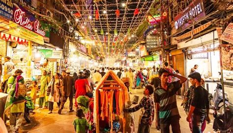 7 Markets That are Best for Shopping in Delhi - lifeberrys.com