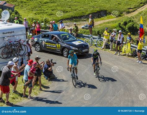 Twee Fietsers Op Grote Colombier Ronde Van Frankrijk