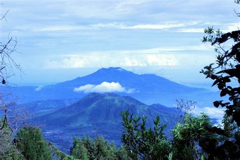 MENDAKI GUNUNG MERBABU VIA WEKAS Meimoodaema Travel Blogger