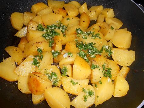 Recette De Pommes De Terre Sautees A L Ail Persil Et Thym