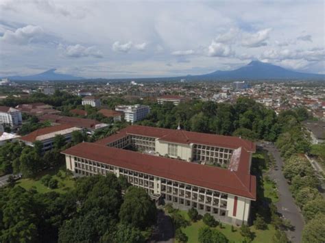 Ugm Raih Predikat Terbaik Di Indonesia Untuk Bidang Studi