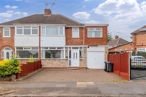 5 Bed Semi Detached House For Sale In Ryde Park Road Rednal