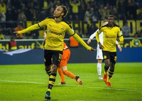 Dortmund Se Afianza En Segundo Puesto Con 5 1 Ante El Augsburgo