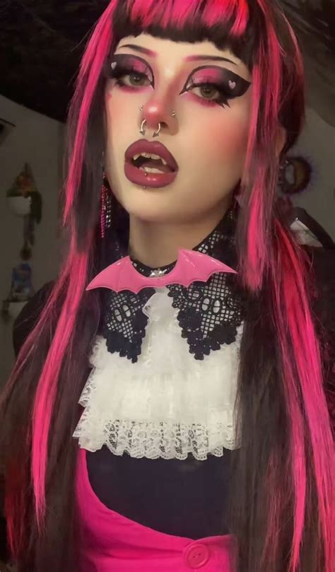 Pin By Bruna Carvalho On Halloween Monster High Cosplay Draculaura