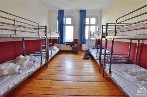 Hostel Dorms | What To Expect Staying In Your FIRST Hostel Dorm Room ...