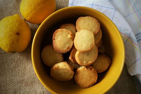 4 Malzemeli Limonlu Kurabiye Tarifi Nasıl Yapılır Resimli Anlatım