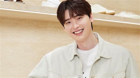 Fanmeeting Tour Completed Lee Jong Suk Leaves HighZium Studio Agency