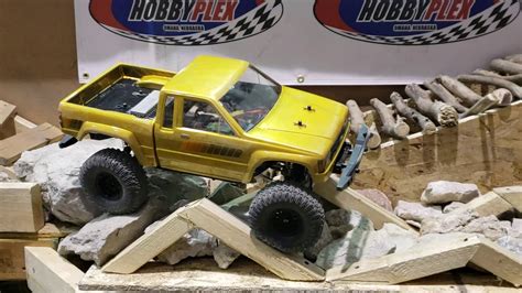 Hobbytown Hobbyplex Indoor Rc Rock Crawler Course Demonstration Youtube