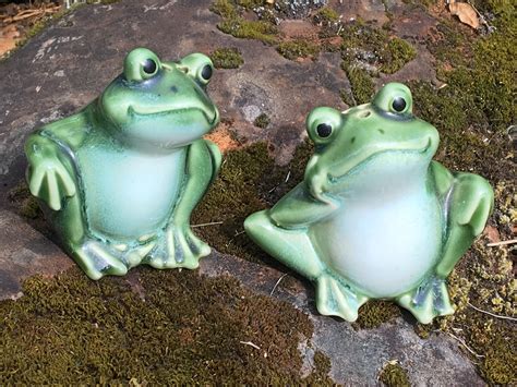 Vintage Ceramic Sitting Frog Salt Pepper Shakers Green Etsy