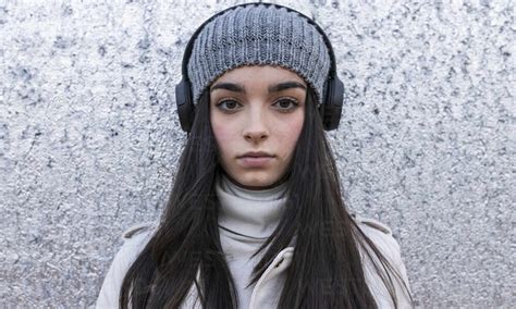 7 Stylish Ways To Tame Your Locks And Rock Your Beats