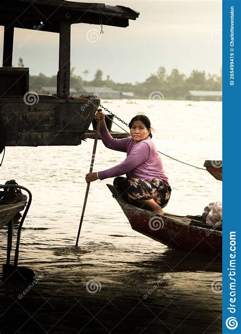 Vietnamvietnamese on Her Boat at the Floating Market Editorial Stock Image - Image of people ...