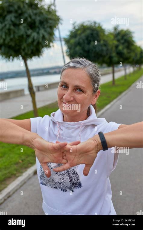 Mature Fingers Hi Res Stock Photography And Images Alamy
