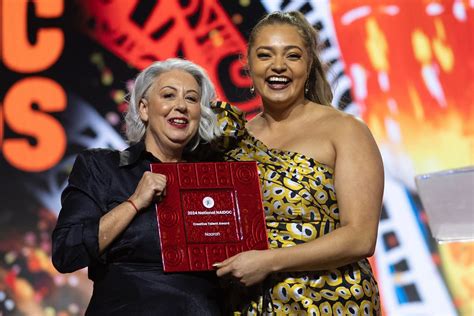 Tasmanian Indigenous Artist Naarah Celebrated With Naidoc Award Pulse