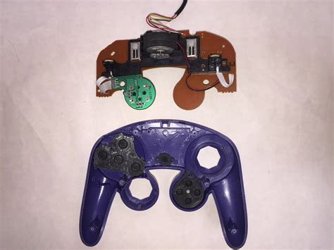 Разборка контроллера Nintendo GameCube