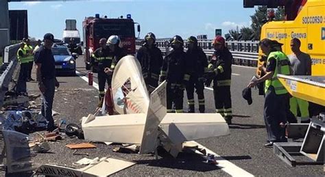 Precipita Con L Ultraleggero In Autostrada Morto Il Pilota Enne