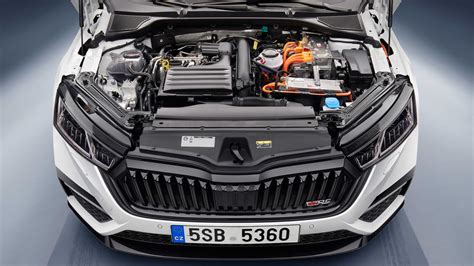 Skoda Octavia Rs Debuts As Plug In Hybrid Hits Km H In