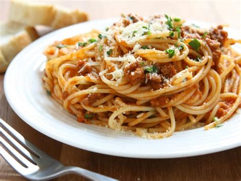 Jak Przygotowac Spaghetti Bolognese Przepis Na Leczo Z Pieczarkami I