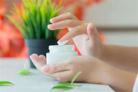 7 Rekomendasi Moisturizer Untuk Kulit Berjerawat