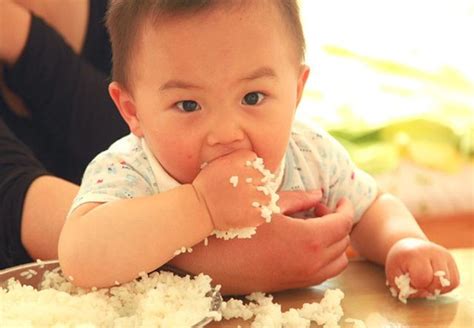 3歲小孩吃飯愛亂跑餵個飯要全家出動我真的很累怎麼辦 每日頭條