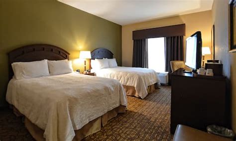 Hampton Inn Hotel Rooms near SUNY Geneseo, New York